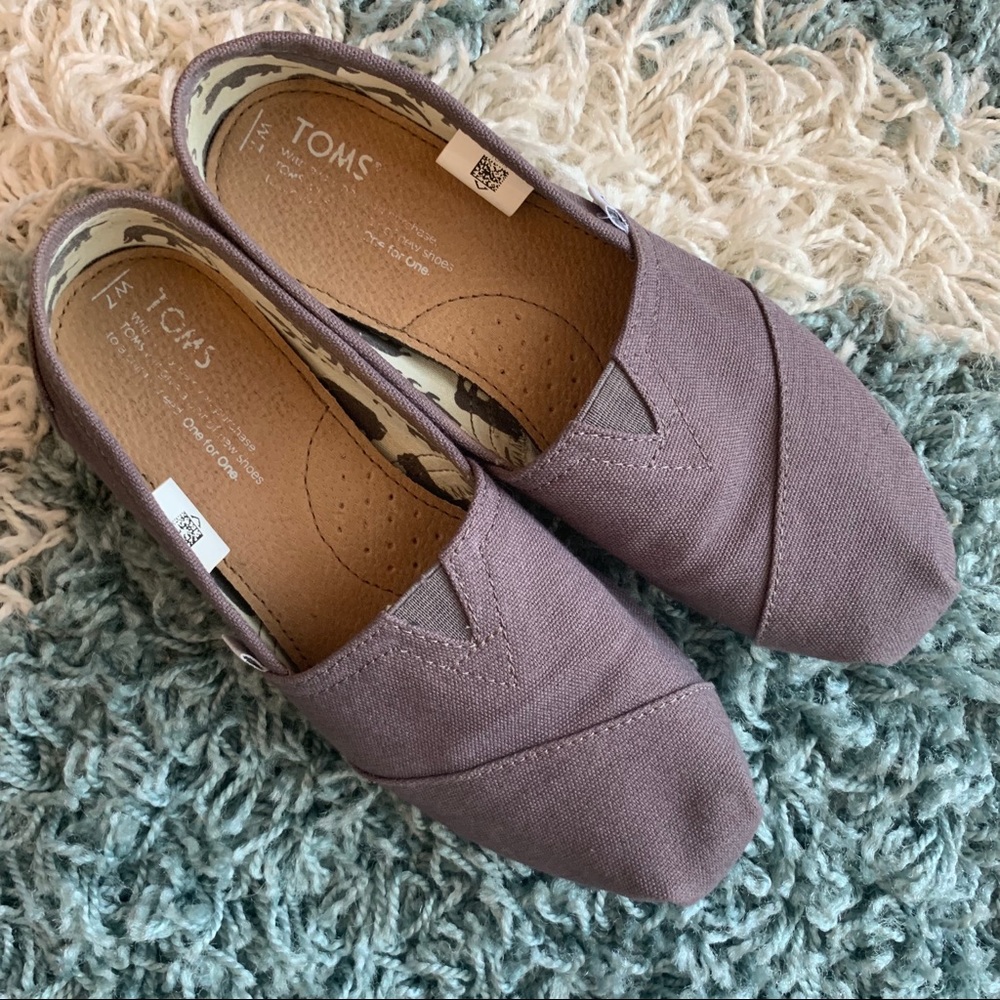 Like New! TOMS loafers